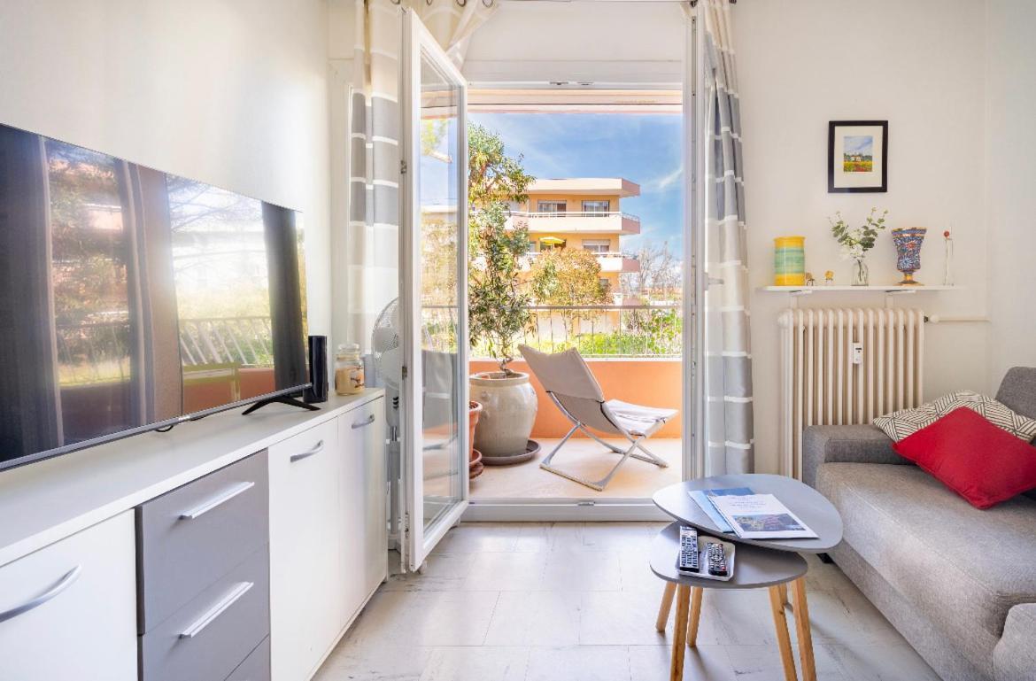 Joli T2 Tres Proche De La Plage De Frejus Ngoại thất bức ảnh